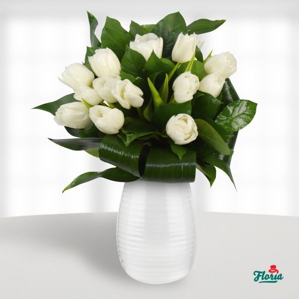 flori-buchet-de-15-lalele-albe-31294.jpeg