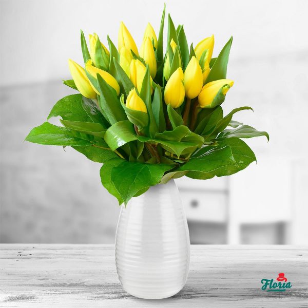flori-buchet-de-15-lalele-galbene-33640.jpeg