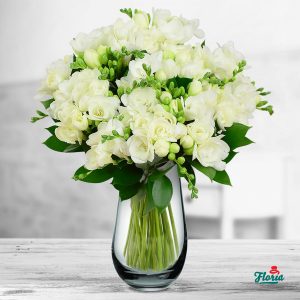 flori-buchet-de-21-frezii-albe-33897.jpeg