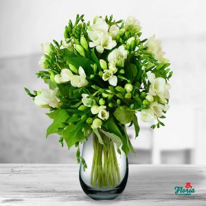 flori-buchet-de-25-frezii-albe-32991.jpeg