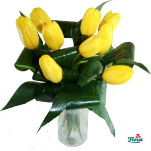 flori-buchet-de-9-lalele-galbene-2137.jpeg